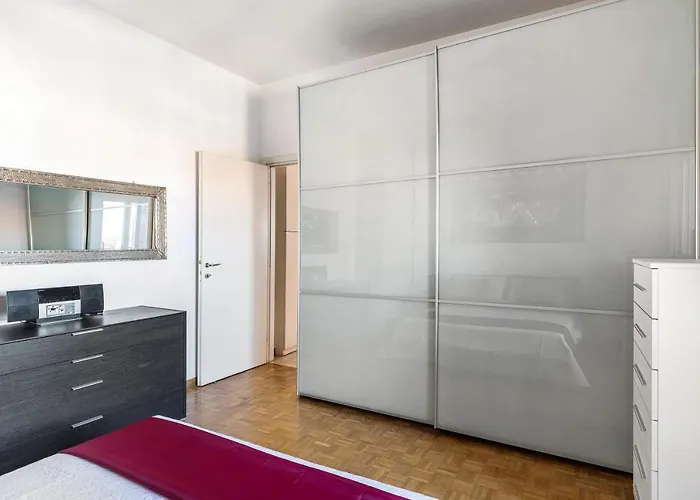 051 Living * Bologna