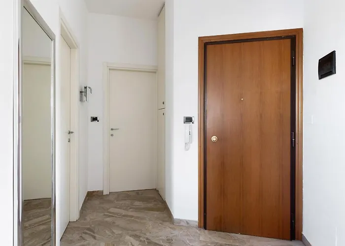 051 Living * Bologna